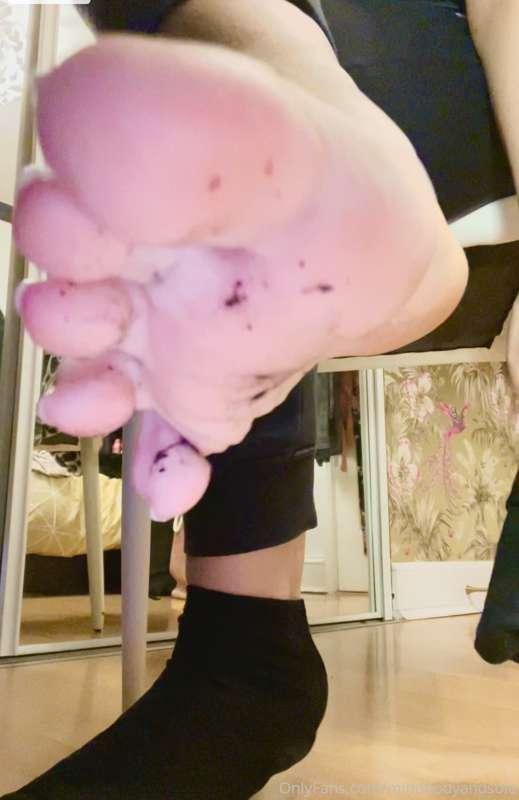 Smelly soles anyone? Comment for the full video 😏