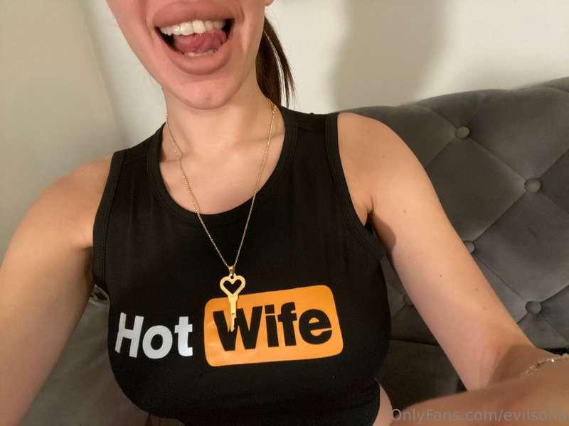Just got my new top and i love it, im not a wife but i am ho..