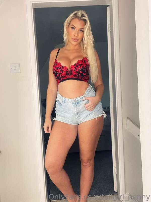 Do you like my short shorts?