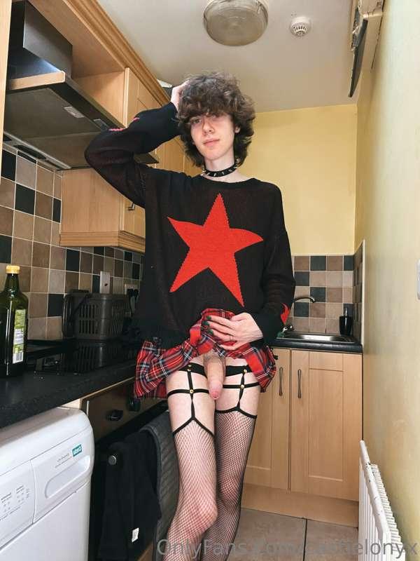 **Would you be my flatmate even if I tease you like this whe..