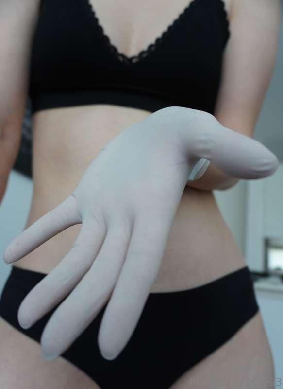 Is it wrong to get turned on by your own hand? 🤔😜