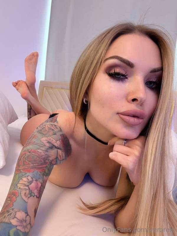 @annamariefiery💕💕Which part of my body do you like better, h..