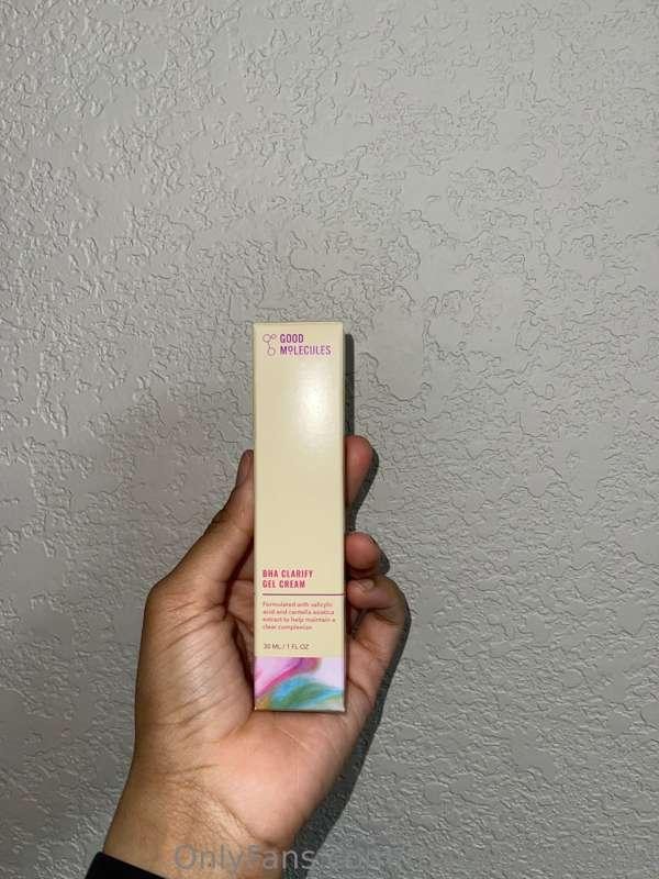 Just got this new cream!!! It’s from Good Molecules. This cr..