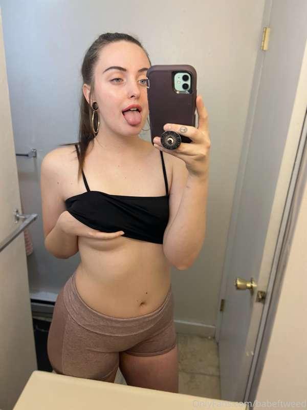 😝😝