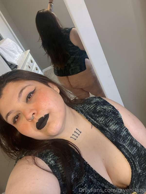 Booty mirror pics for your viewing pleasure 😘