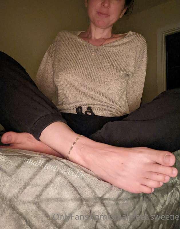 small.feet.sweetie image #3