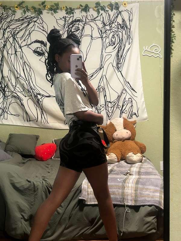 Morning babe! 💋 I'm happy to share this pics to you 🥰🥵
