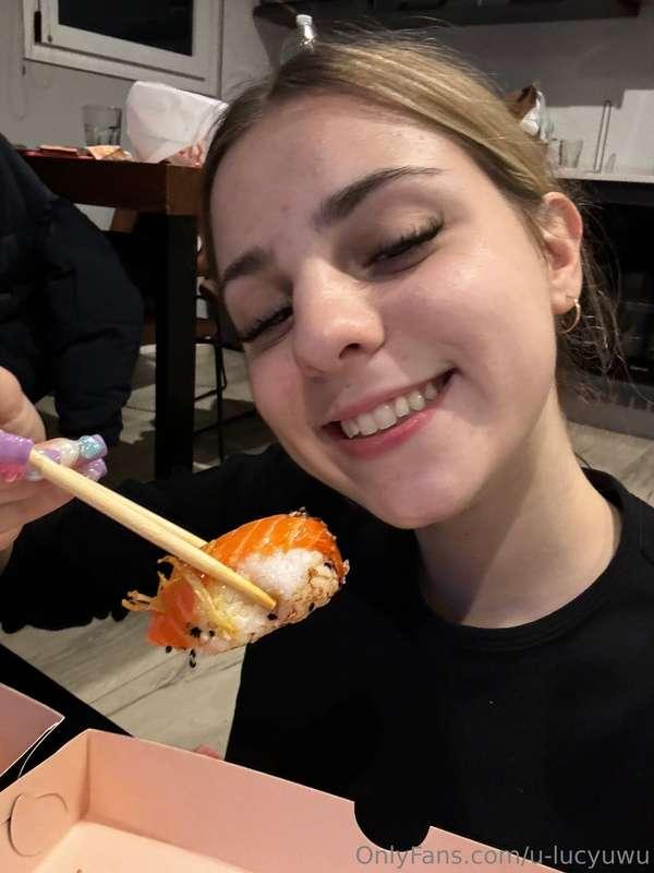 I loooove sushi >.< are you guys excited to see the collab? ..