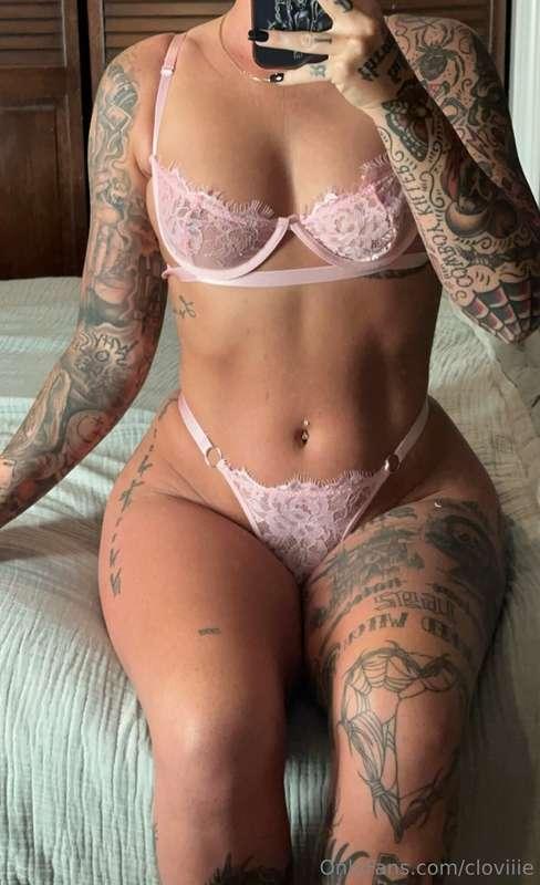 Wanna watch me touch my body? 💦💦