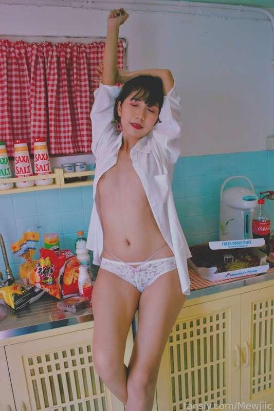 mewjiic image #24