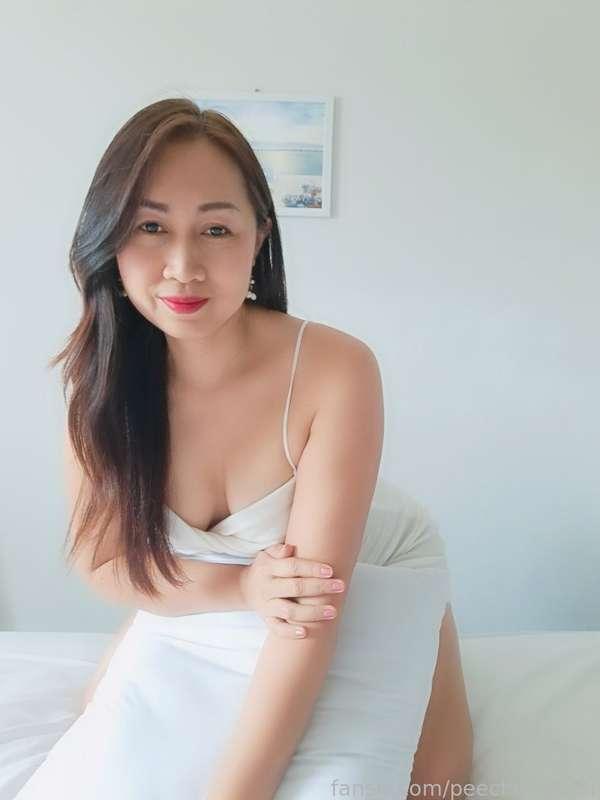 A nice set showing myself off in white ☺️

#sexy #babe #petite #wetpussy #thai #shy #fanslymodel #cute #daddy #asian #foryou #dildo #pussy #titties #anal #egirls #smalltits #butt 