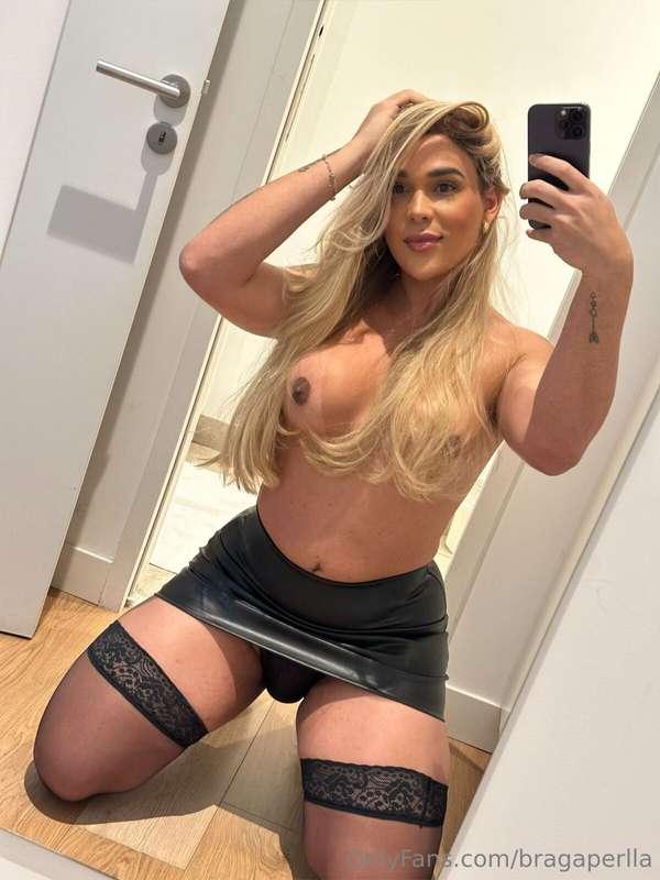 Let's play? Videocall available, to show you all my load and..