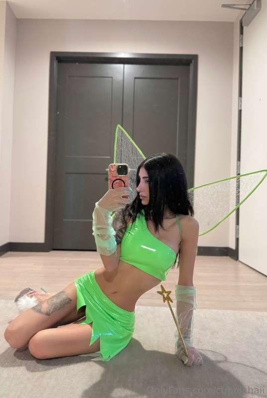 will you please hand me my wand? 🍆