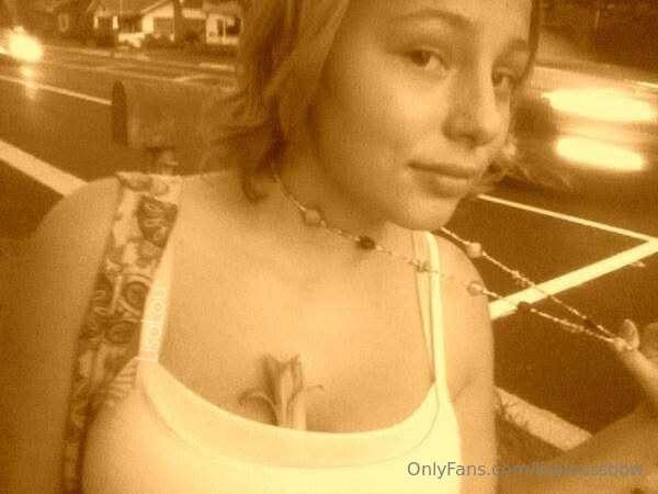 Since you’ve probably never seen it, this is what my JAWLINE..