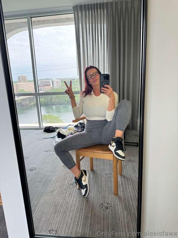 alexisfawx image #0