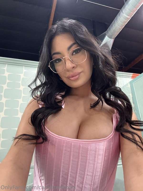 Does pink look good on me? 💗