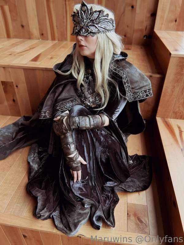 My firekeeper cosplay I wore today at ECCC!   The new conven..