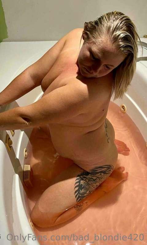 Let’s start the morning off with a nice bath and some head? ..