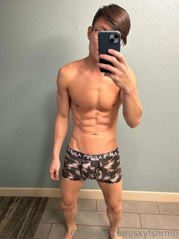 Full length mirror means full length nudes 😅