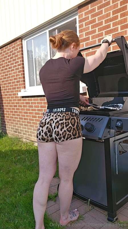 Enjoying the sunshine cooking chicken thighs & potatoes on t..