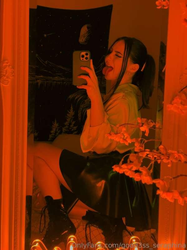 godd3ss_seraphina image #1