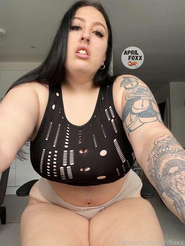 Which body part do you wanna touch first 😉