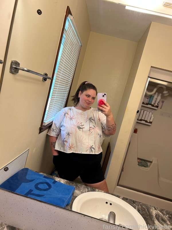 Good morning!


#fyp #thick #curvy #bigtits #bigass #brunette #greeneyes #tattoos #pawg #bbw #milf #stomach #belly #bigboobs #bigbooty #kinkfriendly #kinky #hairy #plussize