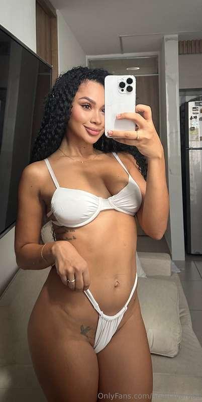 Nayla doesn’t chase boys—she’s turned on by experience, ambi..