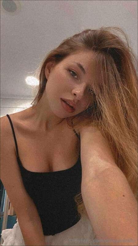 When you kiss my lips you'll taste strawberries💋🍓