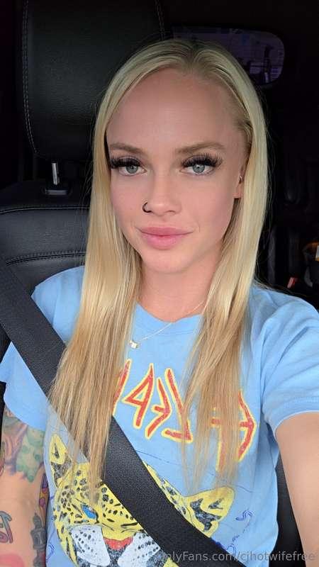 If looks could kill, I’d be a weapon. 💋