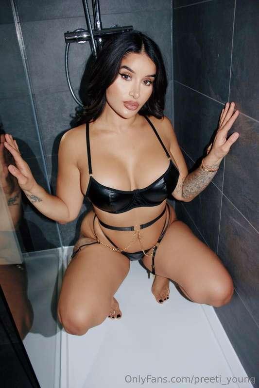 I’m all yours ! 😈