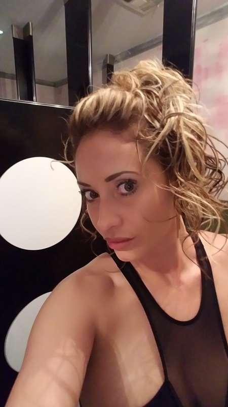 Sexy talk with a dirty mind is an insane feeling 🤭