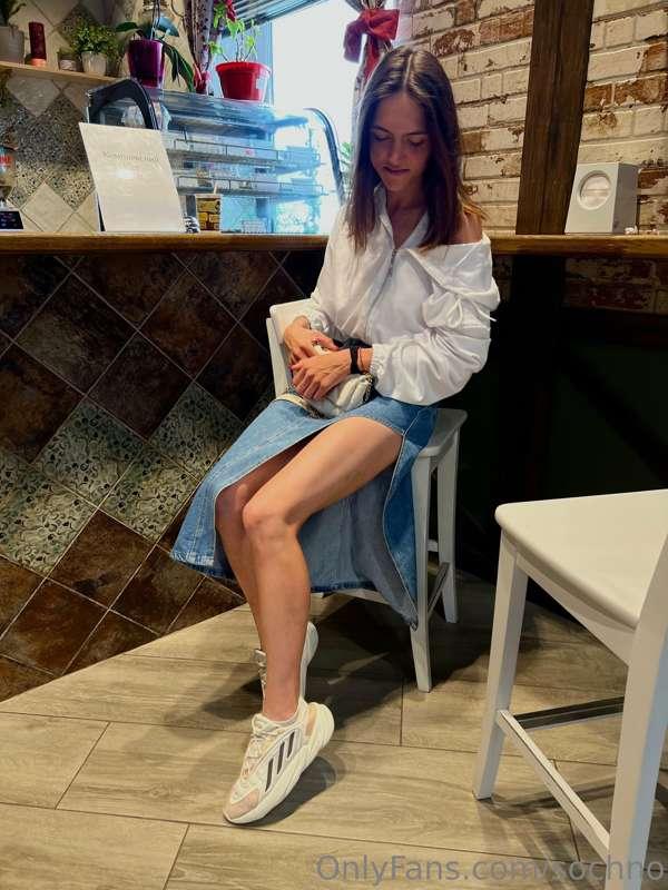 Що в дівчатах вас приваблює найбільше?
Розкажіть мені