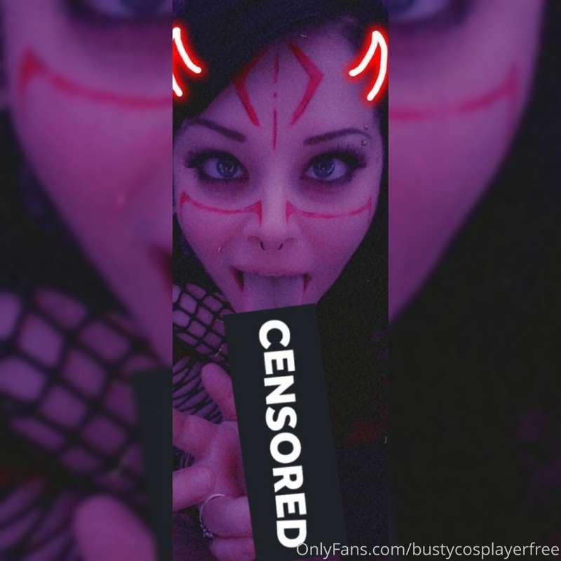 💋💋 uncensored up on my main page 🖤
Onlyfans.com/bustycosplay..