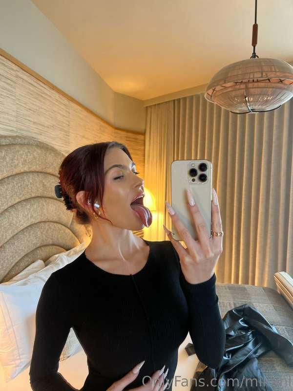 🙈🙈🙈I think we're due for a sexting session 😈 are you free?