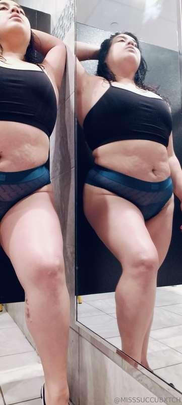 I love going to the gym and getting these spicy angles of my..