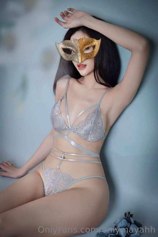 Do you like my new lingerie?😘