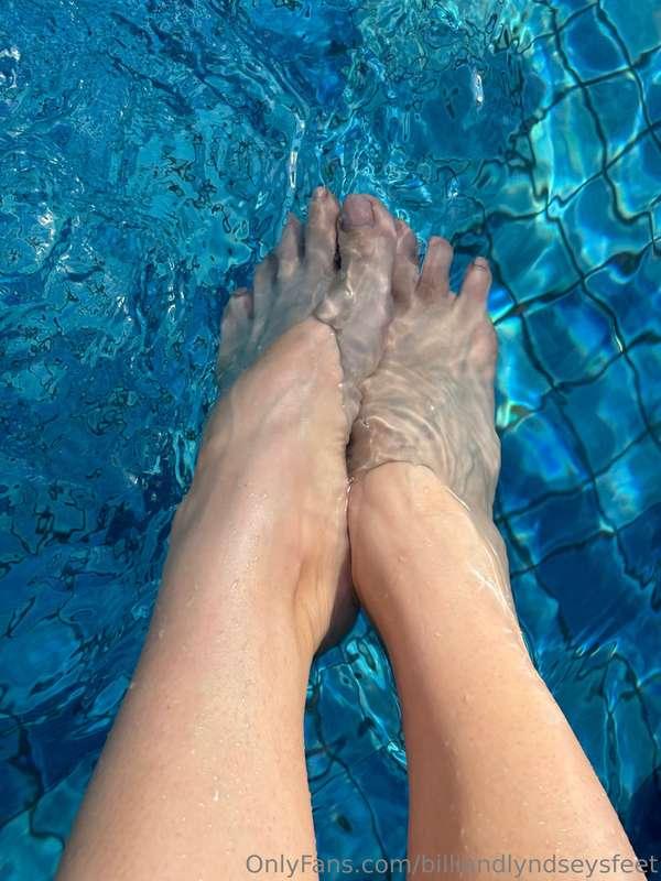 It's a pool kinda day 💦