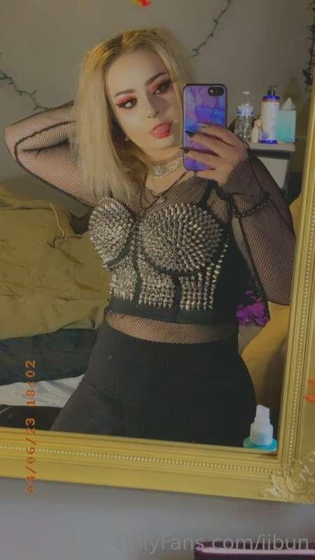 Got to see VV last night it was amazing 😭🖤