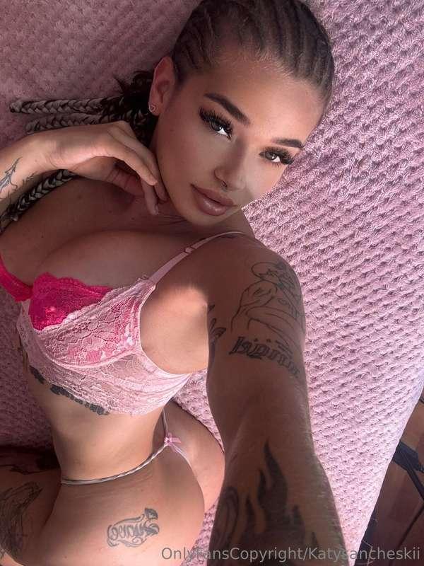 Que color de lencería te gusta más amor?🙈😘