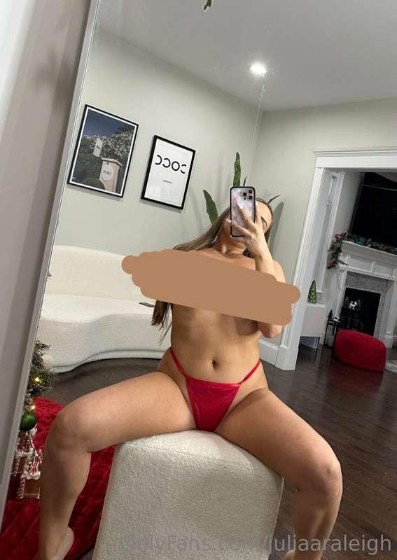Check ur DMs 💦😍