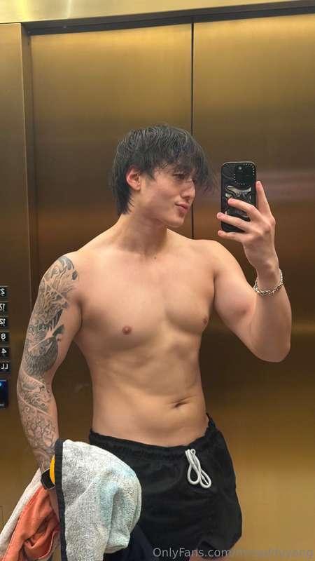 Come swimming with me 😏