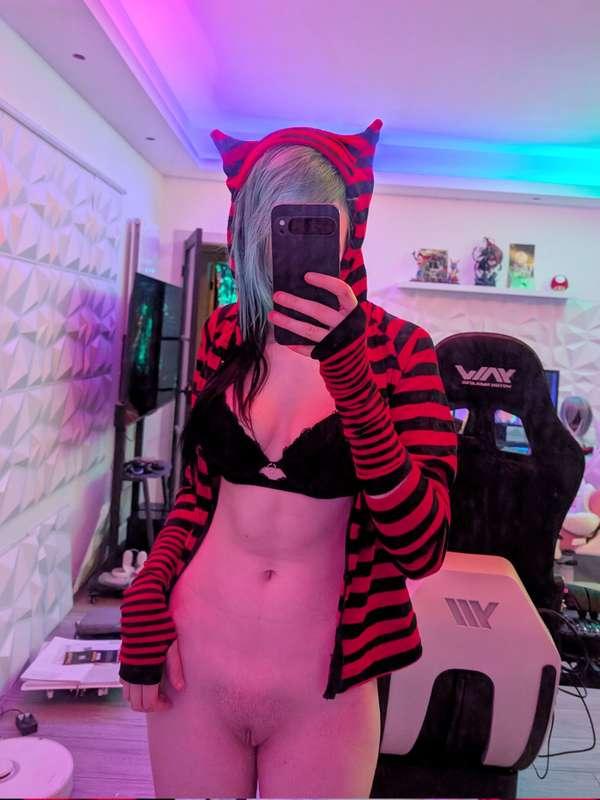 little_emo_kitten image #1