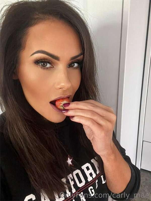 carly_mae main image