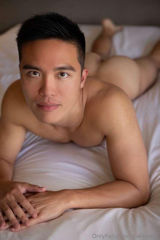 Bedroom eyes for you 😍