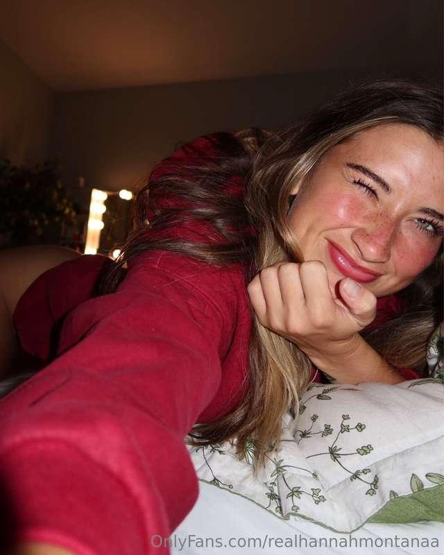 💋 Red & pink tonight You’ll have to unlock it to see the pin..