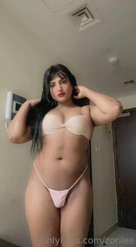 T girl bulge