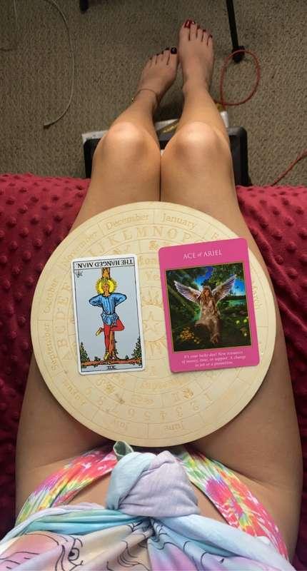 TODAYS TAROT CARD / ANGEL CARD READING FOR TUESDAY, AUGUST 1..