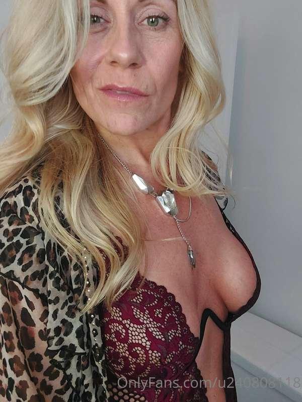 my boobs looking amazing while popping out of sexy lace ling..
