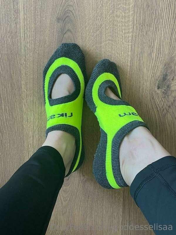 When I do pilates my feet get so sweaty... 😏